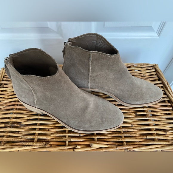 Suede ankle boots - Picture 3 of 5